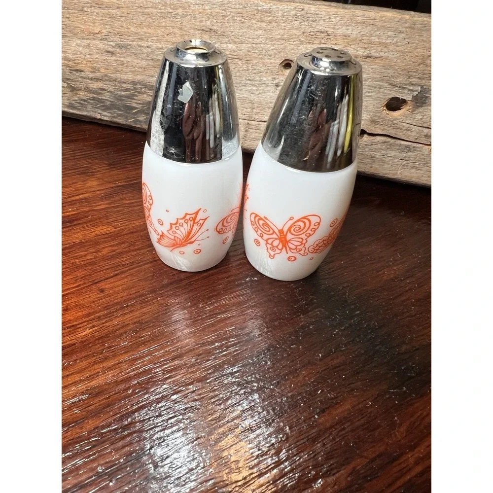 Vtg Westinghouse Milk Glass Salt Pepper Shaker Orange Butterflies Groovy Kitschy